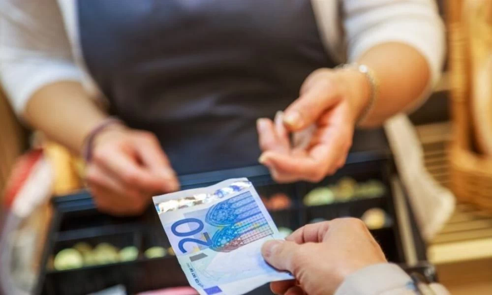 Τι πιθανότητες υπάρχουν να μεταδοθεί ο κορονοϊός με μετρητά;